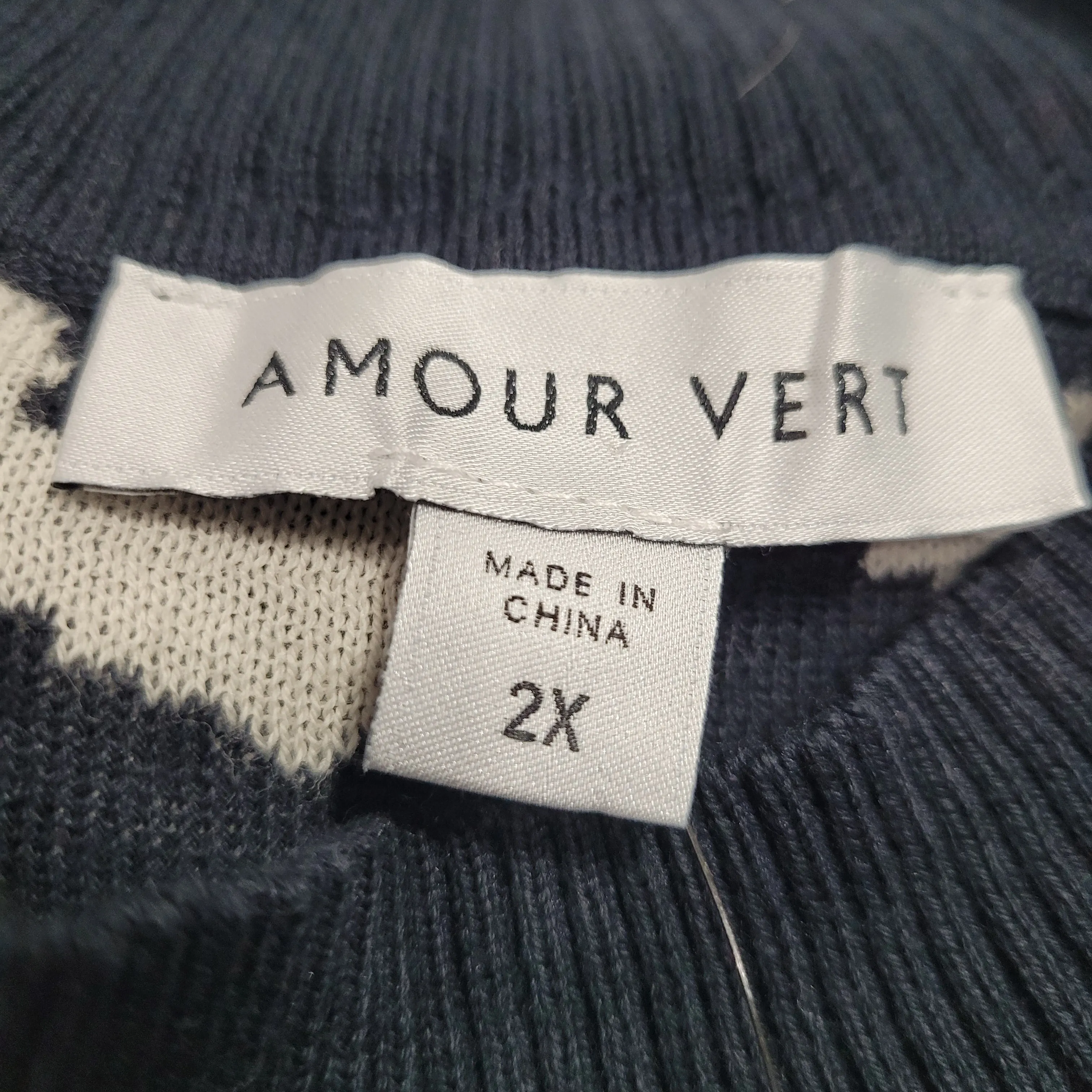 Amour Vert Black and Ivory Almira Organic Cotton Sweater Size 2X