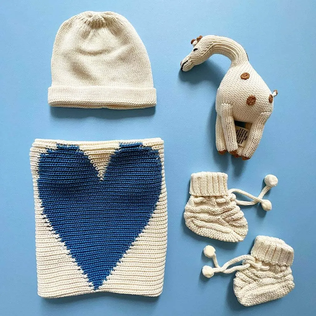 Classic Giraffe Organic Knit Baby Gift