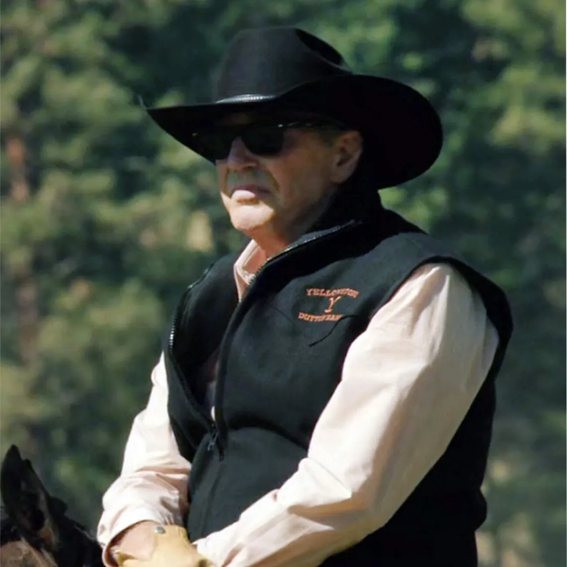 Kevin Costner Yellowstone John Dutton Black Vest