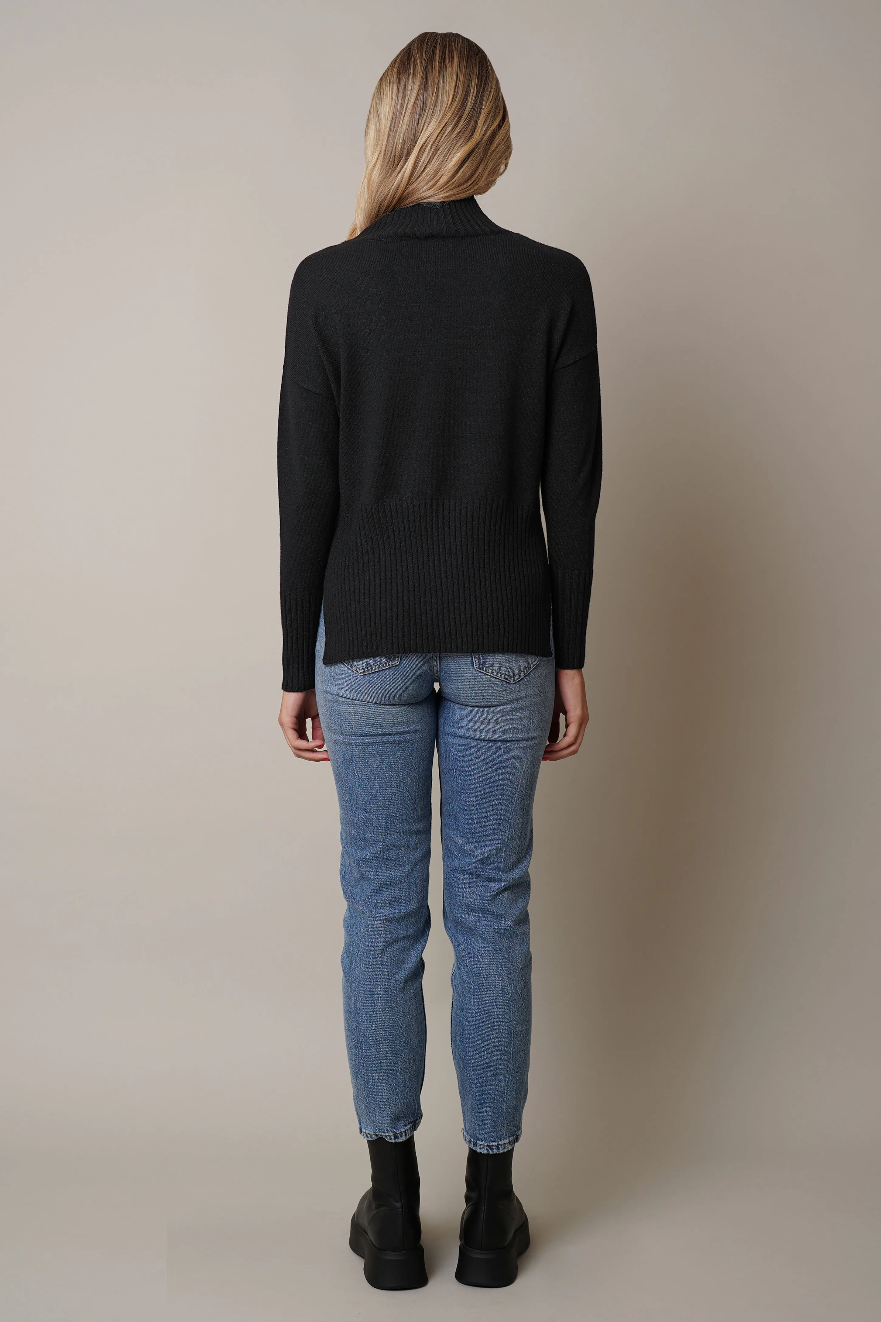 Ribbed Mock Neck Pullover